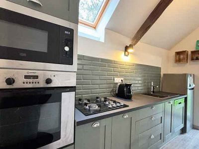 Kitchen in a one bedroom gite with charm in Brittany